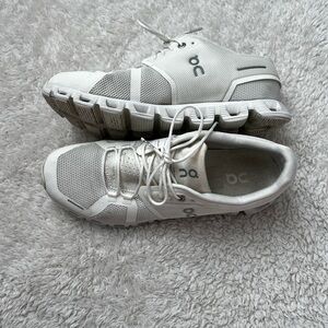 Womens On Cloud 5 Running shoe